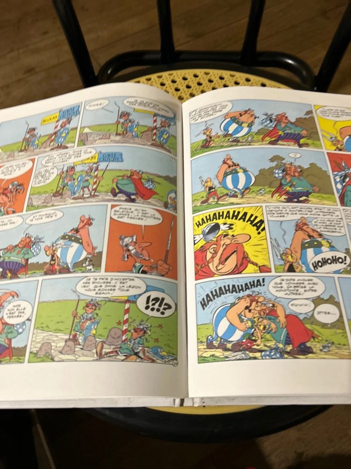 BD album doublé Astérix goscinny uderzo obelix et compagnie et chez les belges - photo numéro 5