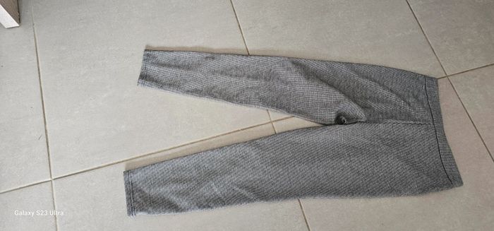 Fuseau Stradivarius taille 38 - photo numéro 2