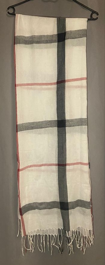 Grande écharpe blanche,rouge et noire