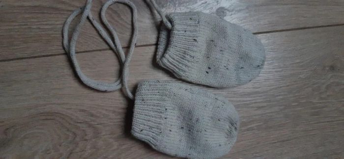 Gants / moufles tape à l'oeil beige chiné 12/23m neufs jamais portés - photo numéro 2