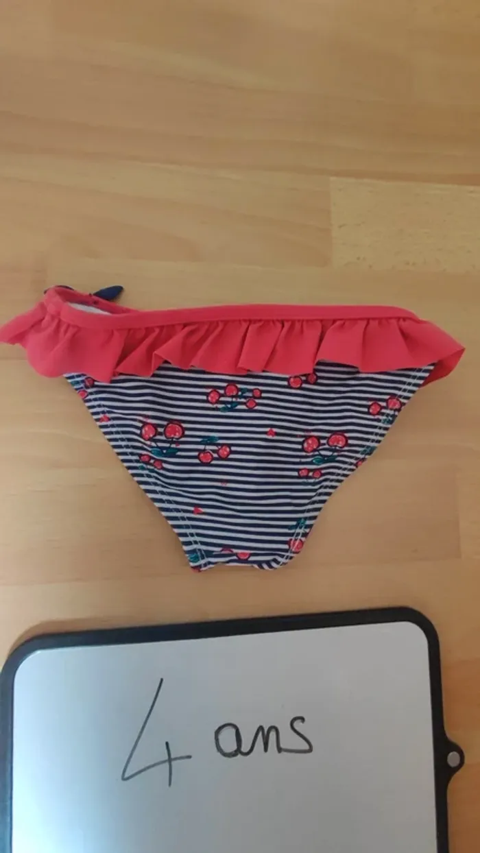 Maillot de bain taille 4 ans - photo numéro 3