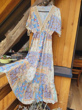 Superbe robe longue italienne, tissu patwork, décolleté V, taille unique