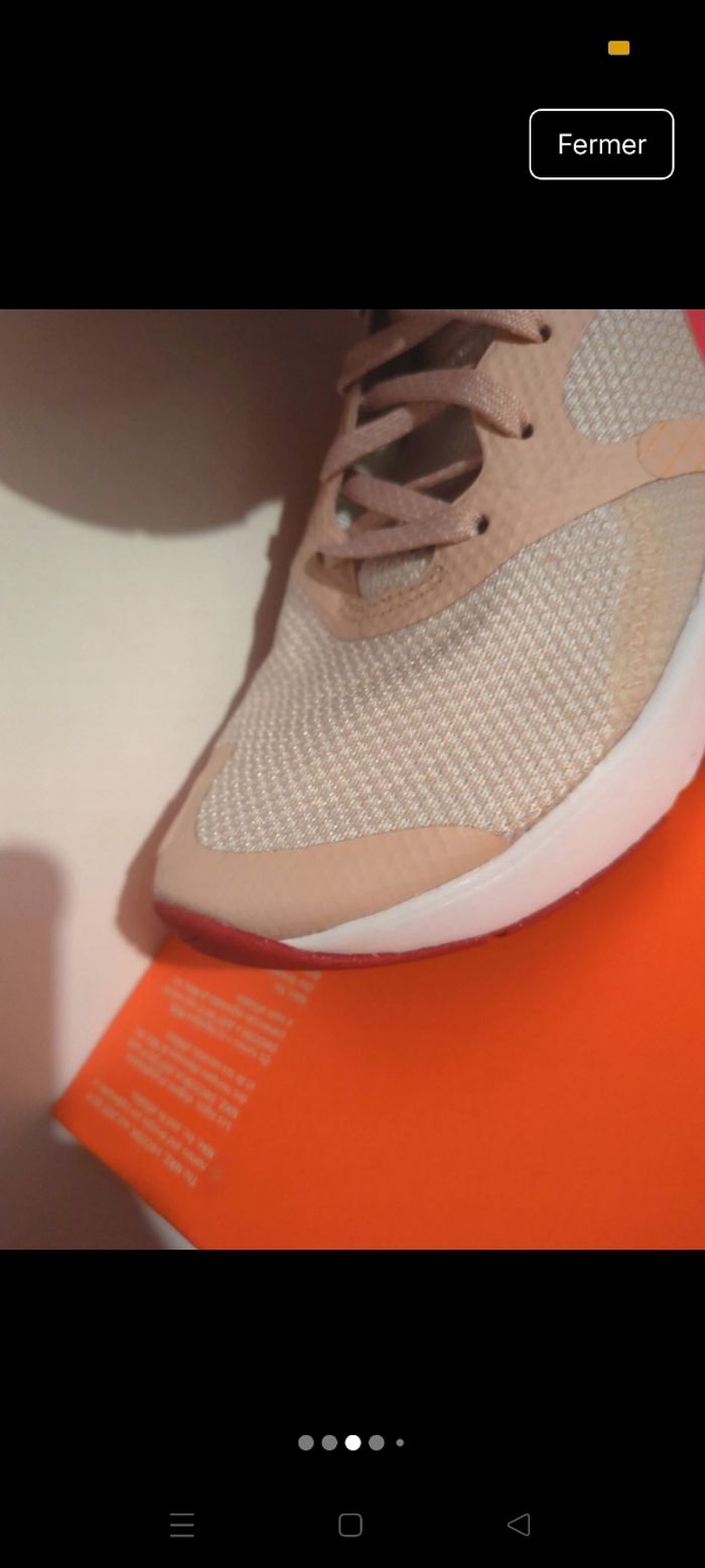 Basket Nike taille 35.5 neuve - photo numéro 3