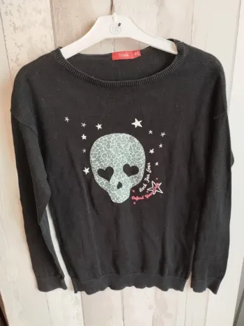 Pull motif crâne