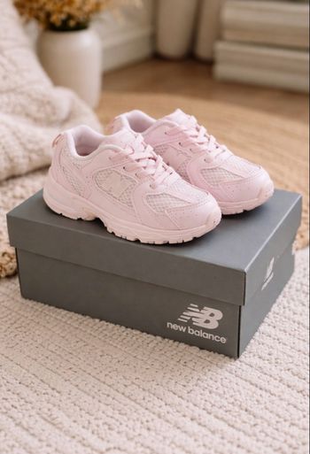 Chaussure de sport fille : Achat occasion | Baskets (fille) In Extenso - Auchan Corail 35 Très bon état