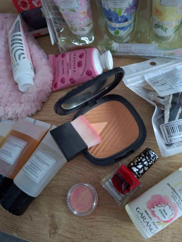 Boîte cadeau produit soins sephora Kiko neuf de - photo numéro 2