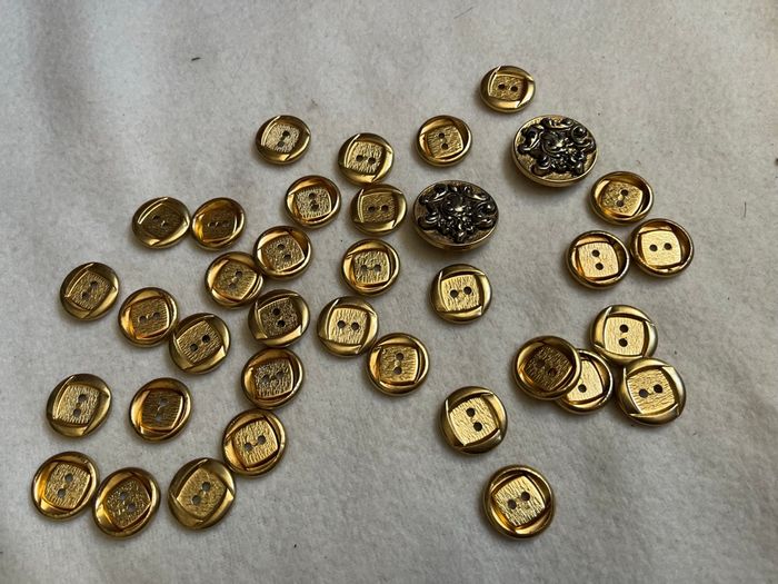 33 boutons - photo numéro 5