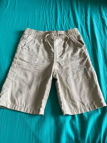 Short beige, garçon