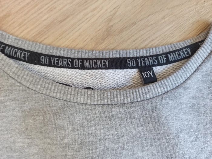 Sweat gris Mickey mouse Disney 10 ans - photo numéro 2