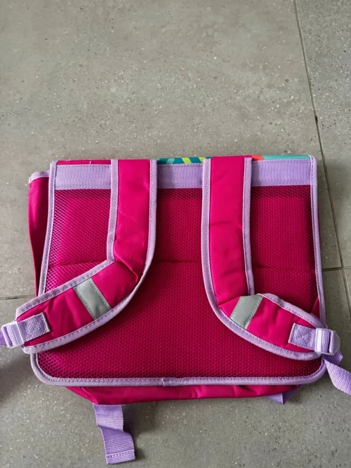 Cartable princesse, très bon état, 39x30cm - photo numéro 2