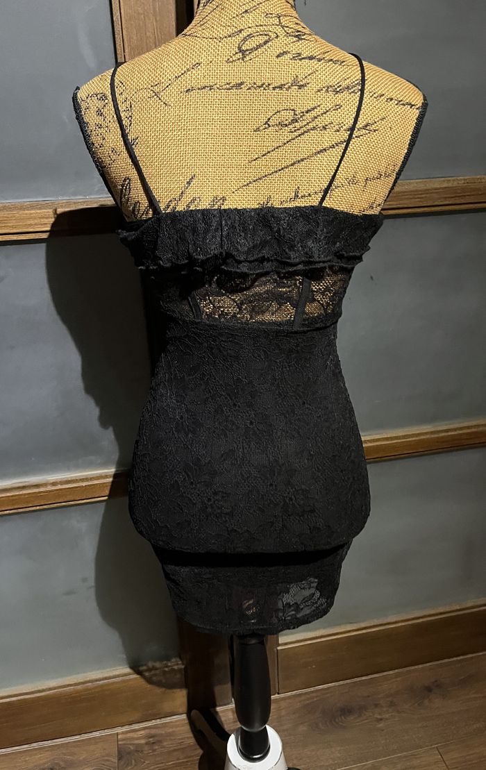 Robe courte dentelle noire Bershka xs-34 - photo numéro 3