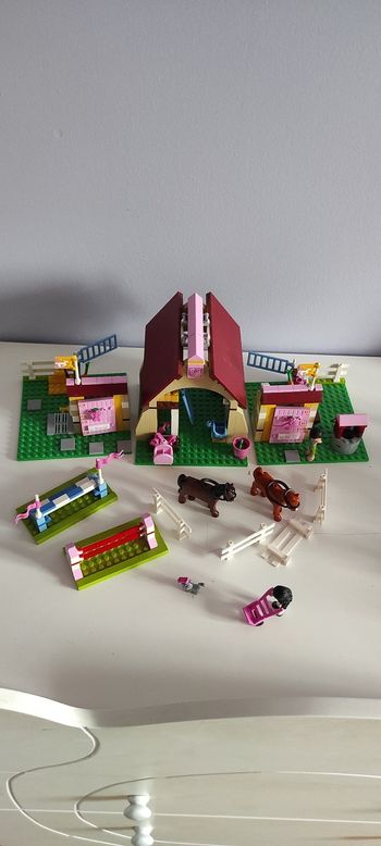 Lego Friends 3189 les Écuries de heartlake