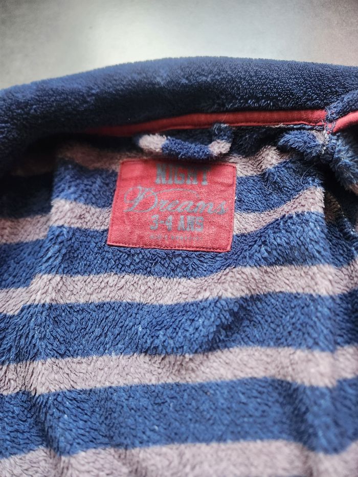 Robe de chambre taille 3 /4 ans - photo numéro 2