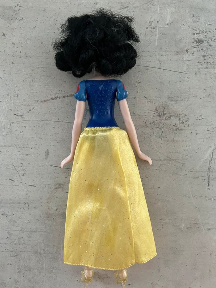 Poupée Disney princesse blanche neige - photo numéro 4
