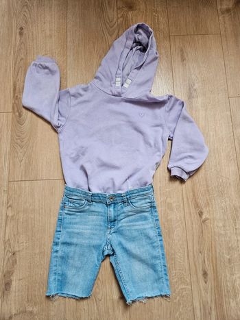Short en jeans H&M et sweats lila C&A 7 ans