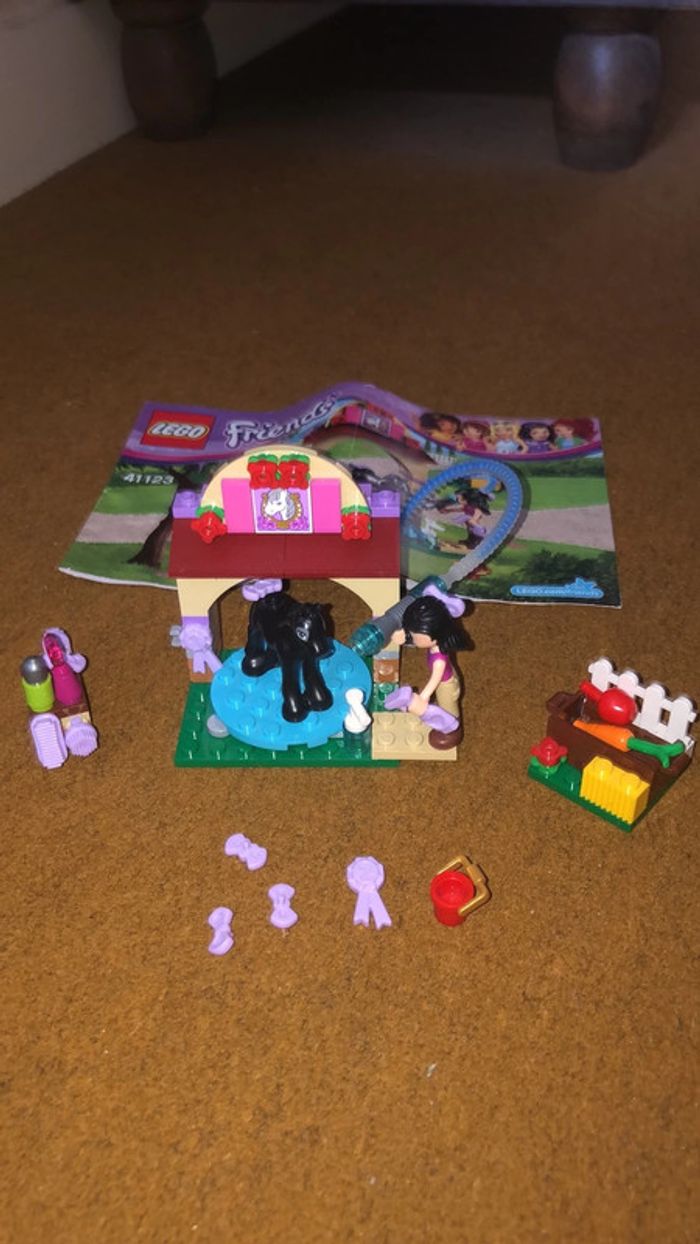 Lego Friends N•41123 le toilettage du poulain - photo numéro 2