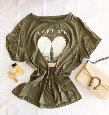 Tee-shirt imprimé kaki et rose