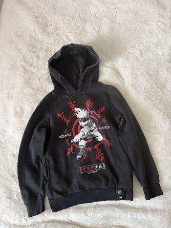 Sweat à capuche naruto taille S  /10 ans noir tres bon état