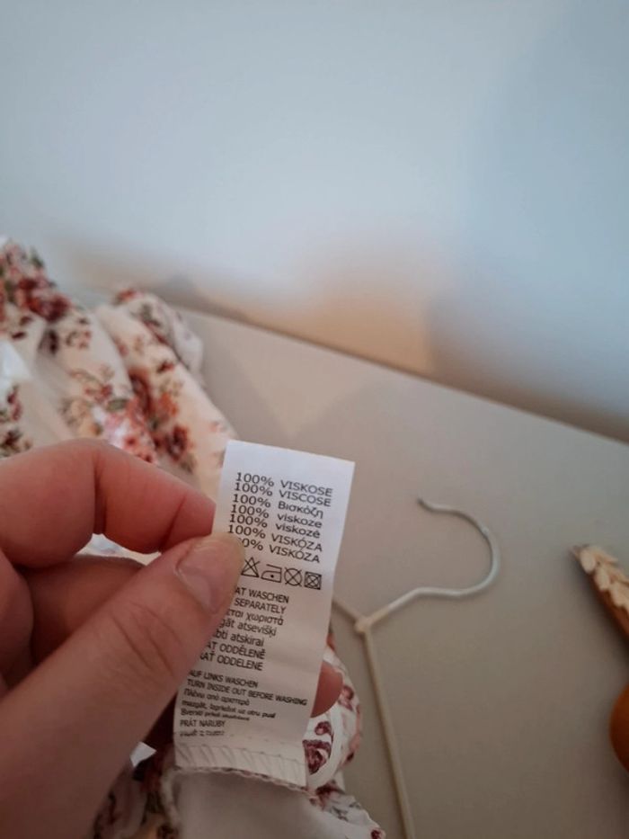 Robe blanche Fleurie extensible Colloseum taille S 36 - photo numéro 13