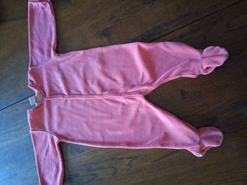 Pyjama en velours rose avec ouverture par devant de marque Petit Bateau