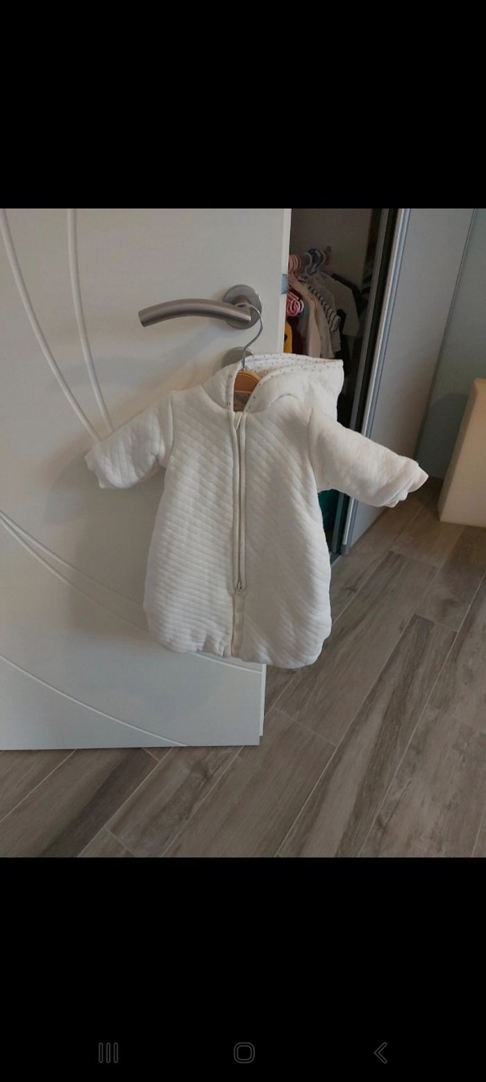 Nid d'ange blanc 1 mois