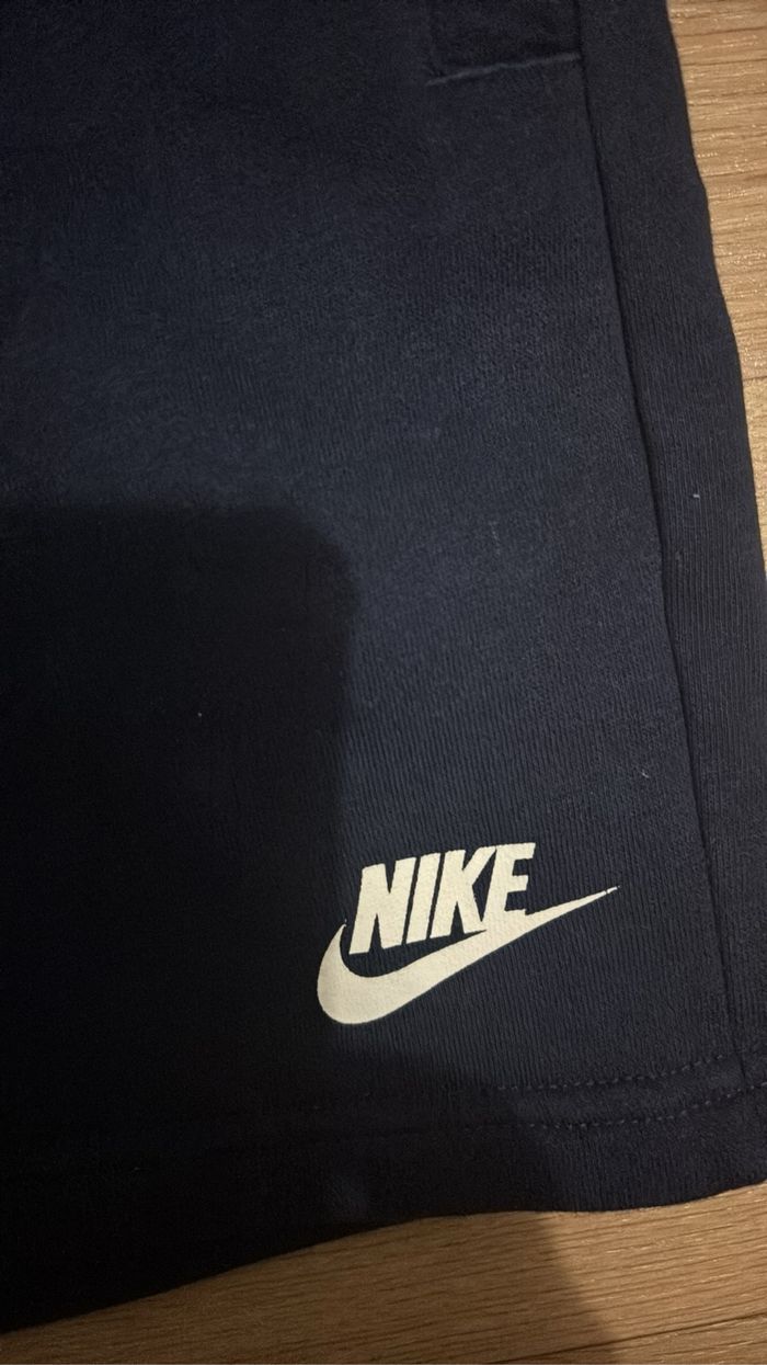 Nike ensemble 7/8 ans - photo numéro 4