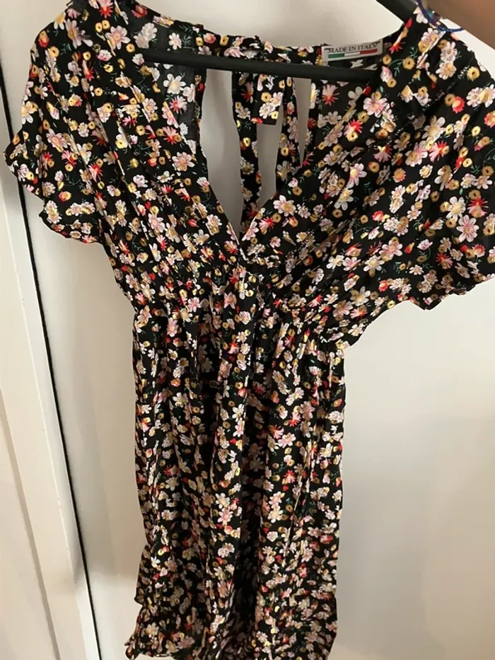 Robe fleurie colorée dorée excellent état