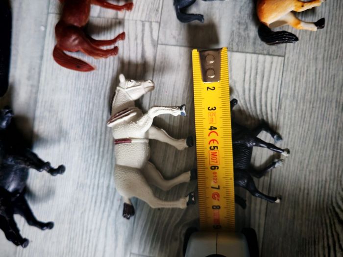 Lot animaux en plastiques 11 chevaux maquettes - photo numéro 5