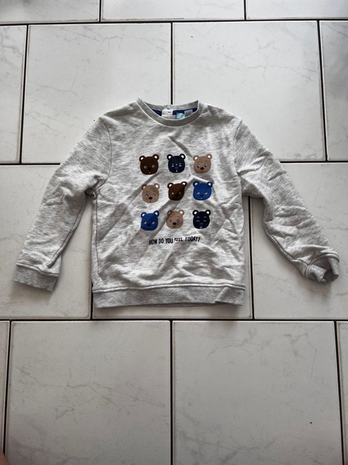 Pull gris