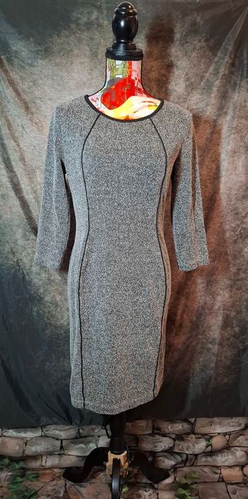 Robe fourreau grise élégante