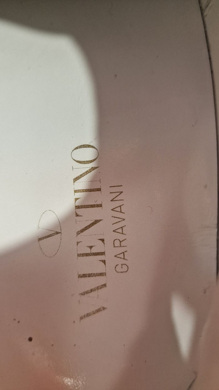 Basket valentino tres bonne état - photo numéro 5