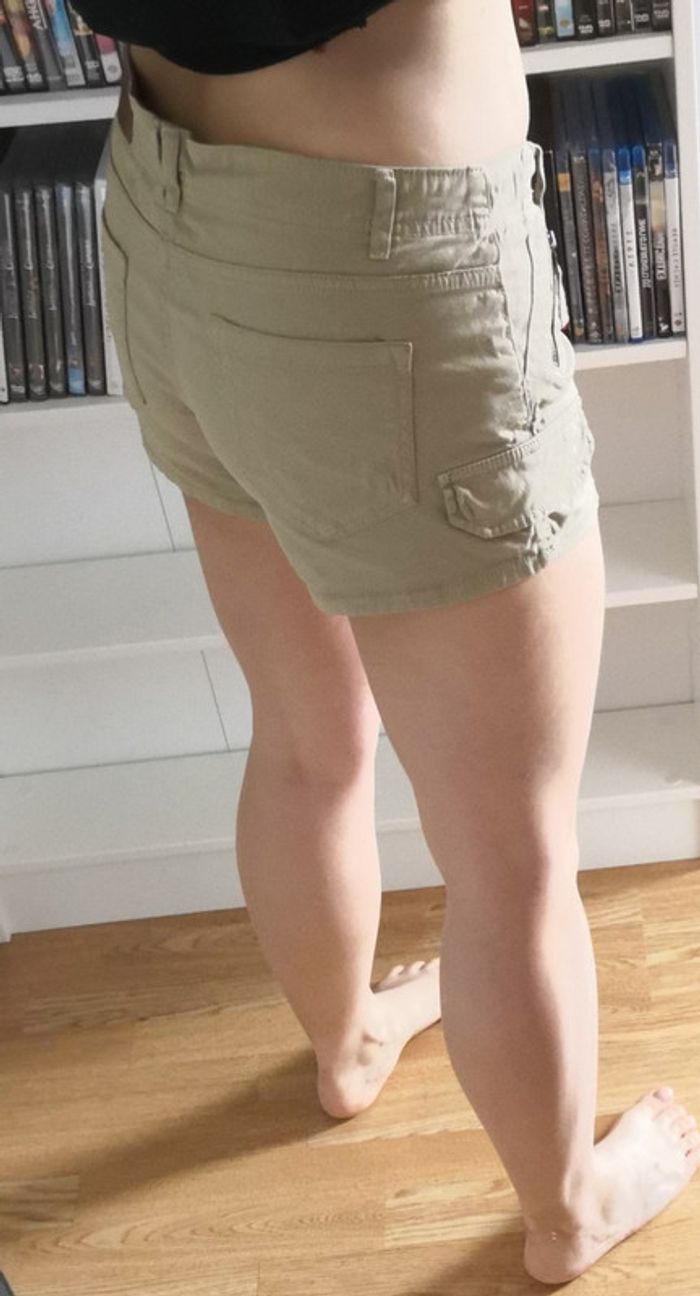 Mini short sexy beige clair Jennyfer T40 W30 neuf - photo numéro 3