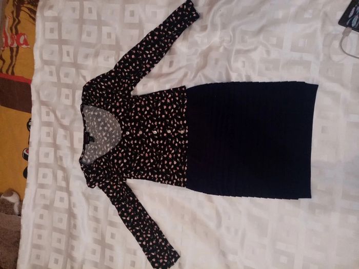 Ensemble \ lot Jupe moulante et top fleurie
