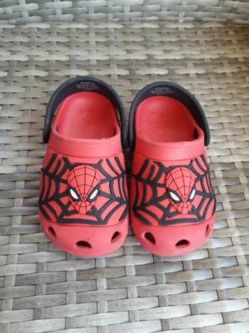 Sabots type crocks spiderman