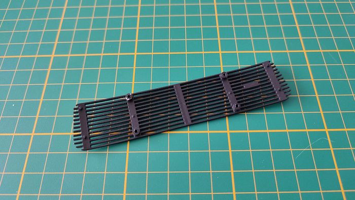 Calandre 93F pièce détachée Porsche 911 Carrera RS 2.7 1/8 1/8ème Altaya #B37 - photo numéro 2