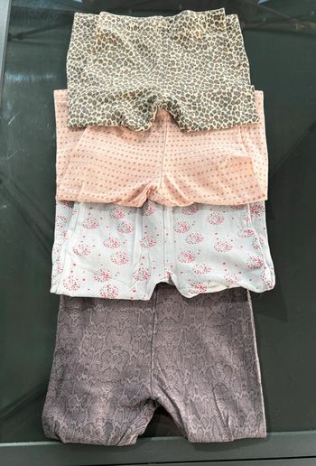 Lot de 4 leggings / Taille 24 mois