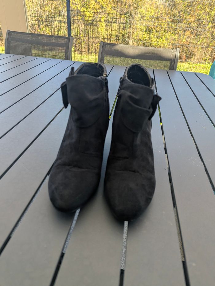Paire de bottines en très bon état taille 40 femme - photo numéro 2