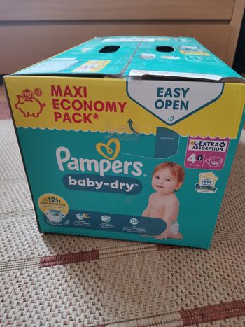 Pampers baby-dry neuf taille 4+