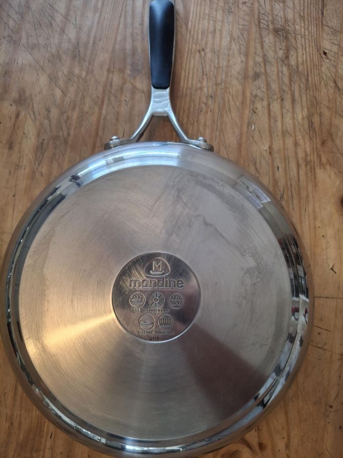 Poêle 24cm en inox 18/10 tout feux dont induction marque Mandine en très bon état - photo numéro 5