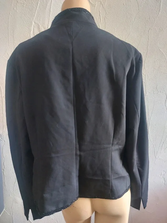 Veste noire élégante avec bordure perlée Taille 44 - photo numéro 7