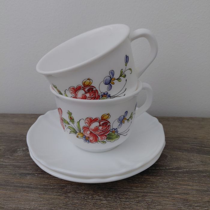 Arcopal - 2 grandes tasses et soucoupes Ronsard