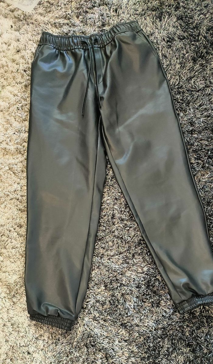 Pantalon jogging simili cuir