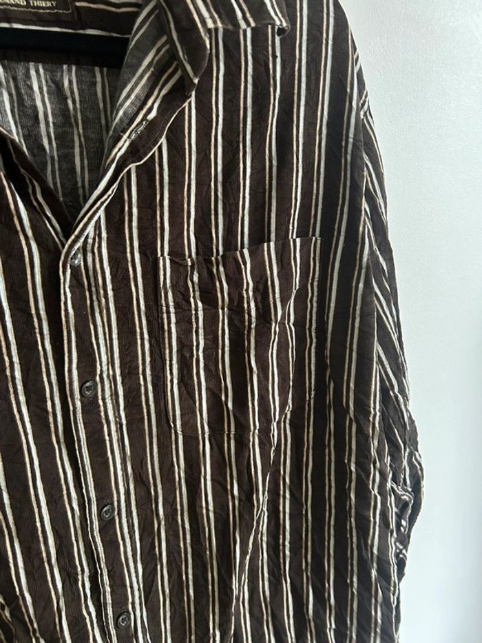 Jolie chemise style velours à rayures marron • Armand Thiery • Taille XL/42 - photo numéro 2