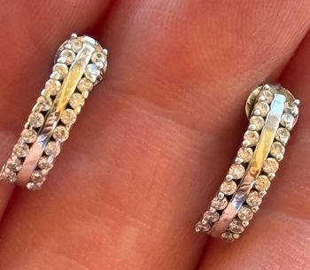 Jolie paire de boucles d’oreilles en métal argenté femme TBE