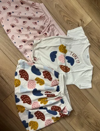 Ensemble fille jupes+haut 6/7ans