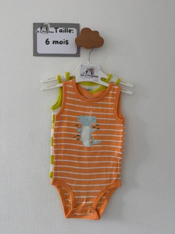 Lot 2 bodies manches bretelles  - taille 6 mois 🌼