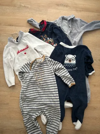 Lot 5 pyjamas velours bébé 24 mois