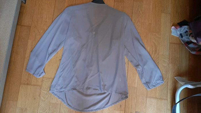 Jolie blouse taupe - photo numéro 4