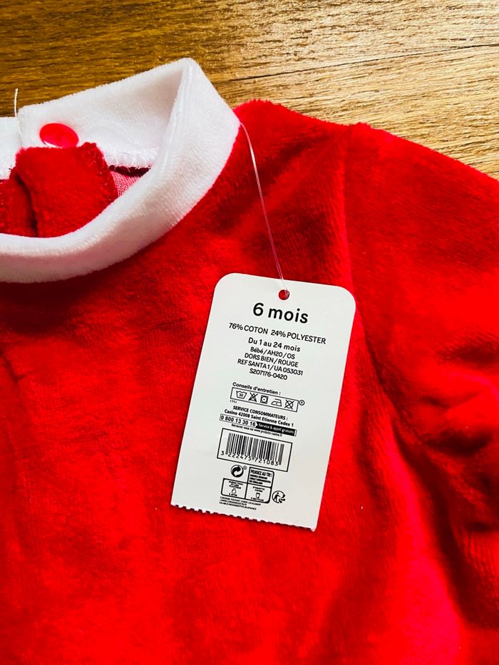 Combinaison Père Noël 6 mois - photo numéro 3