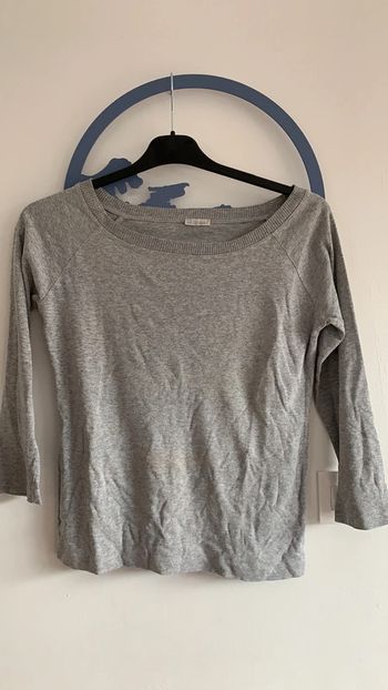 Petit pull femme gris col large